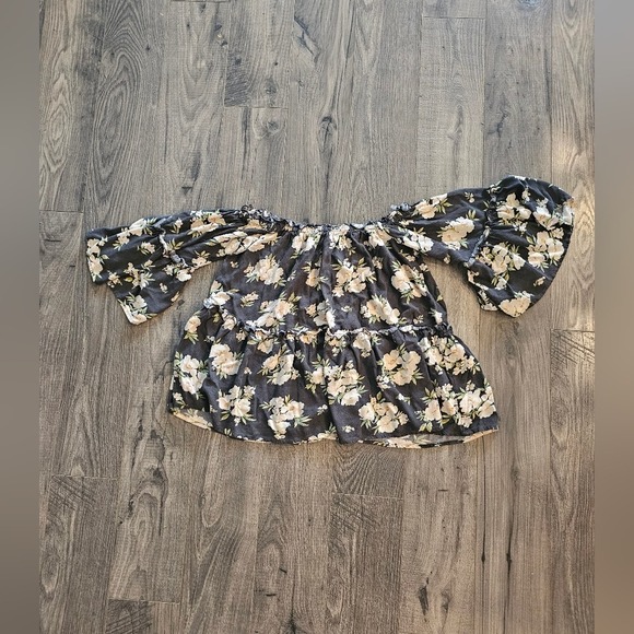 American Eagle Outfitters Tops - szS‎ American Eagle Floral Off-Shoulder Peasant Top Tiered Bohemian Blouse